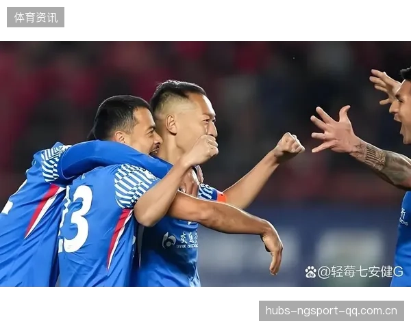 成都蓉城队内冲突曝光,主帅亲自调停全场焦点引热议 成都蓉城队内冲突曝光,主帅亲自调停全场焦点引热议
